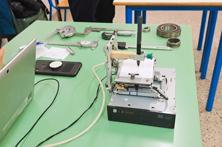 CAMPUS LAB 24